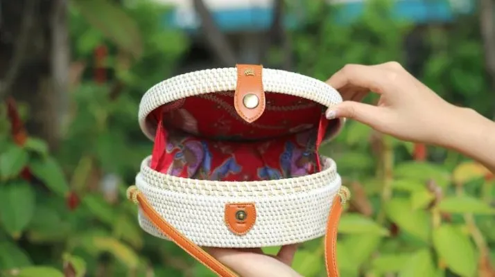 Boho you white Round Sling Bag | Shell Bag | Kaodhi Bag