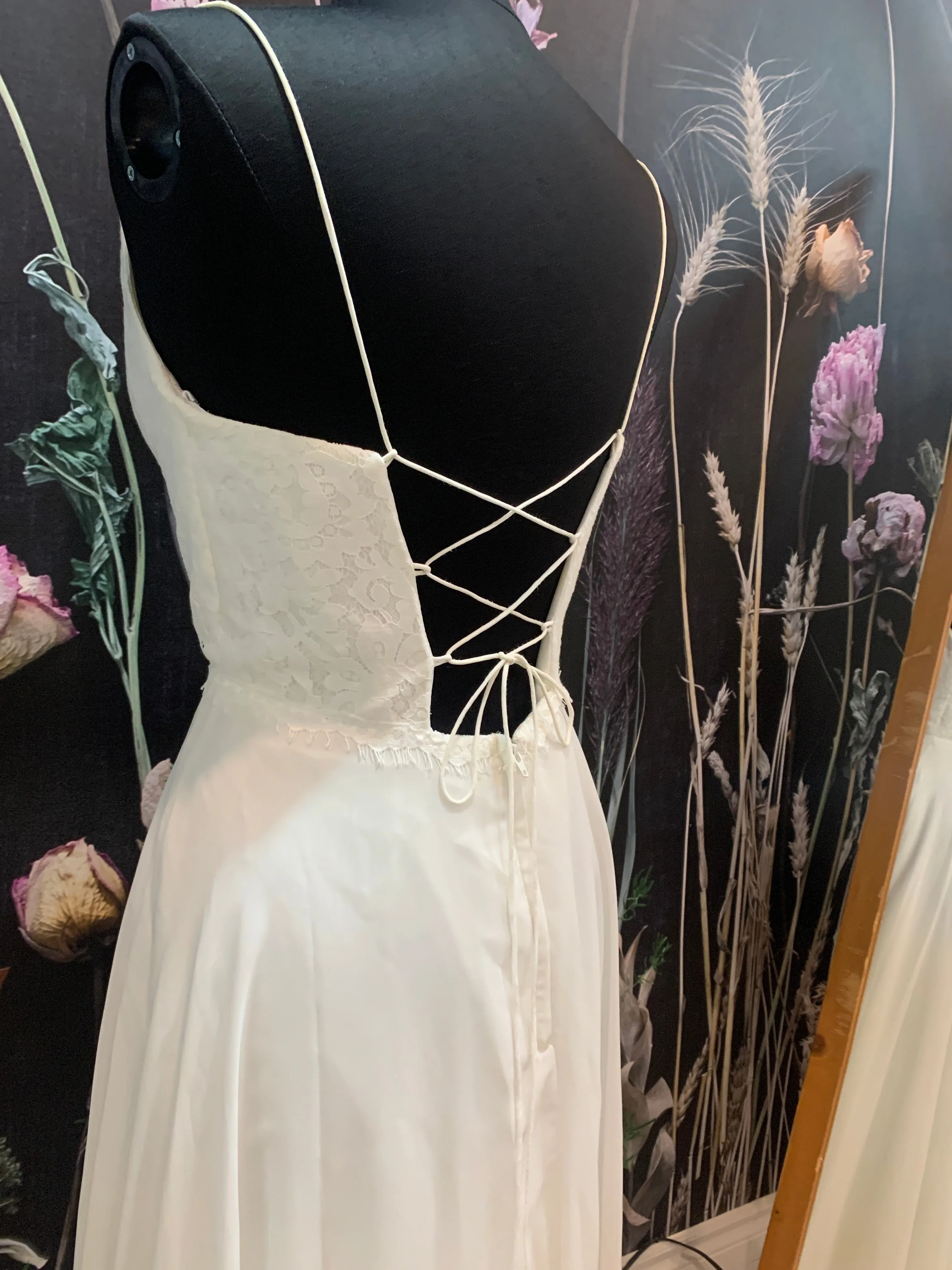 Dress 3105: Christina Wu "22807" waist 31