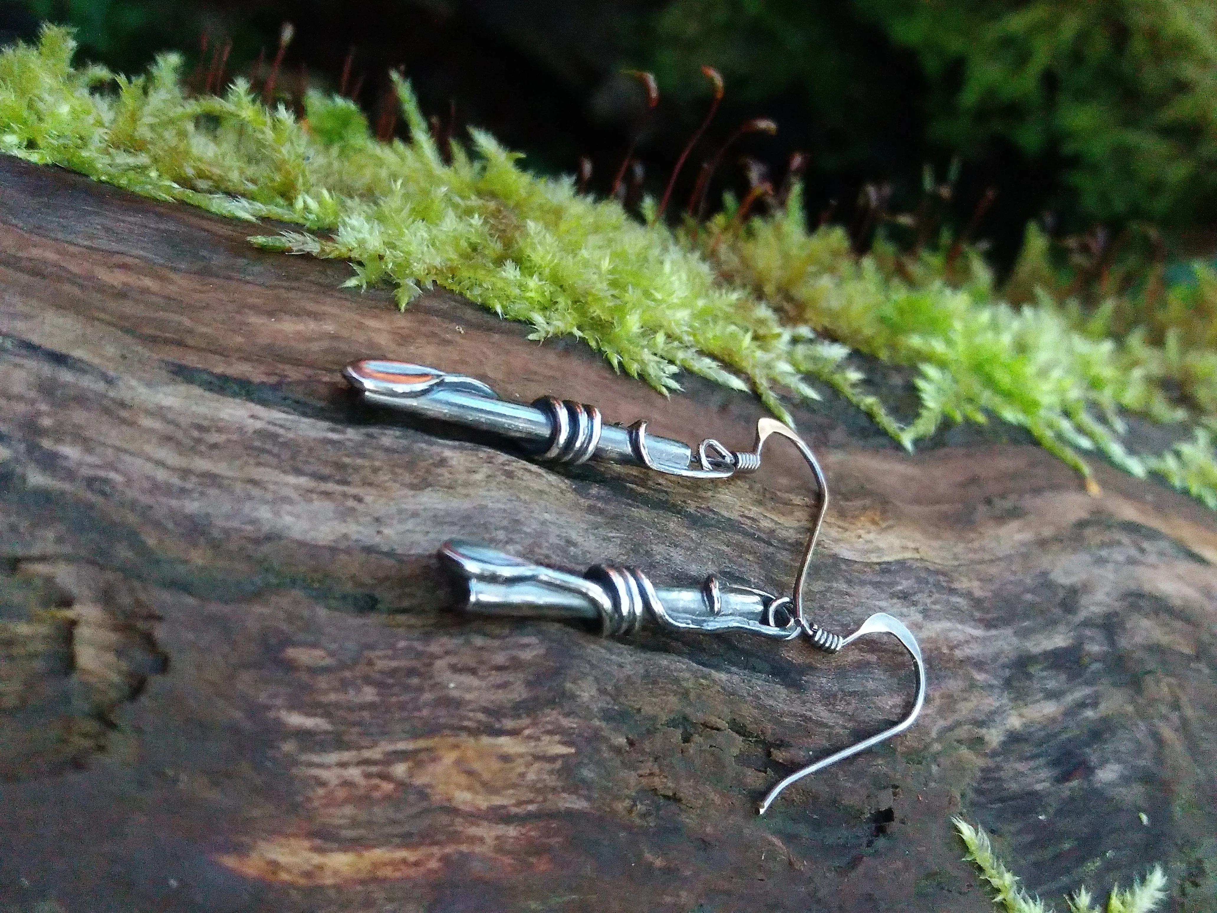 Leaf Wound Drop Earrings