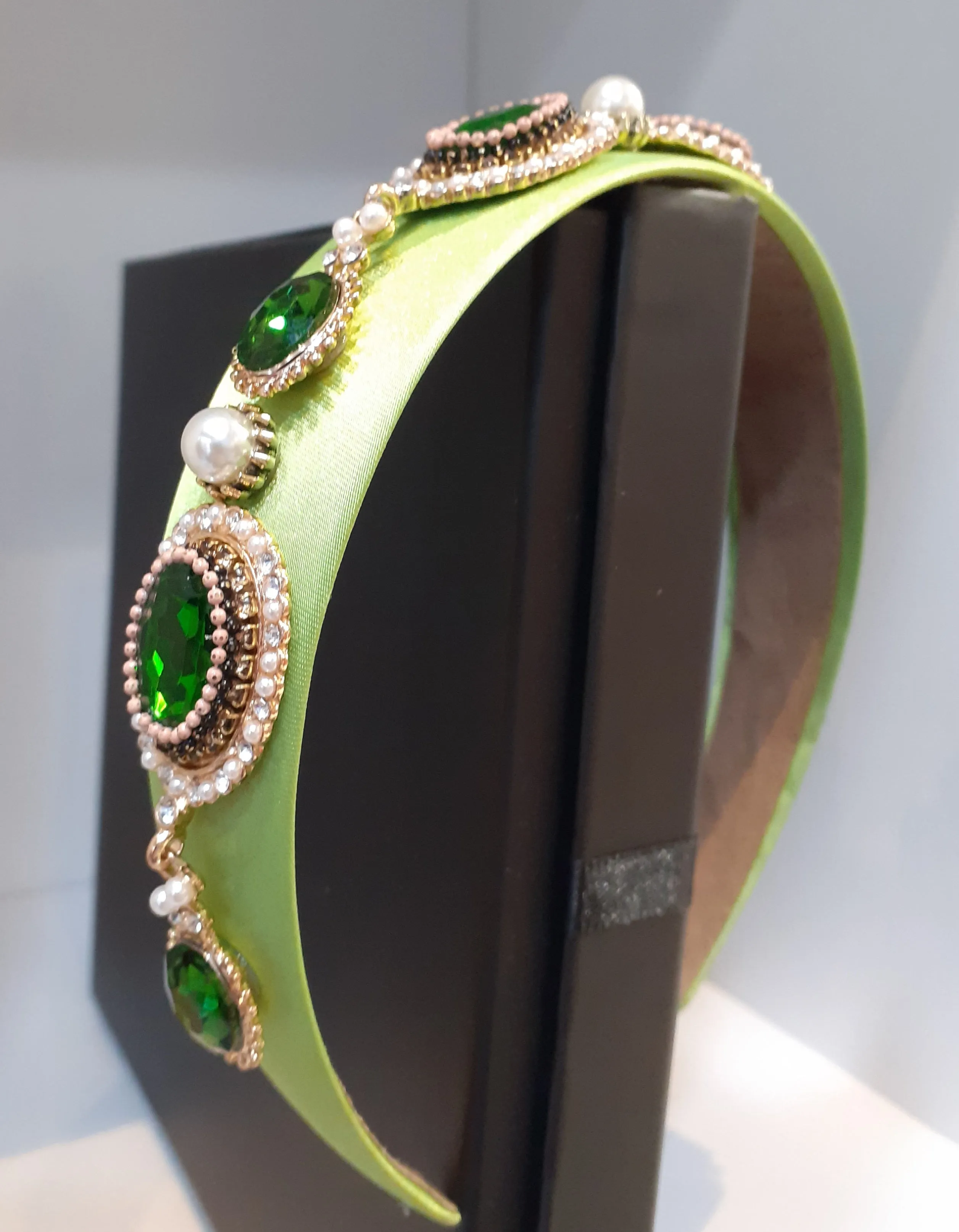 Oval & pearl gem hairbands