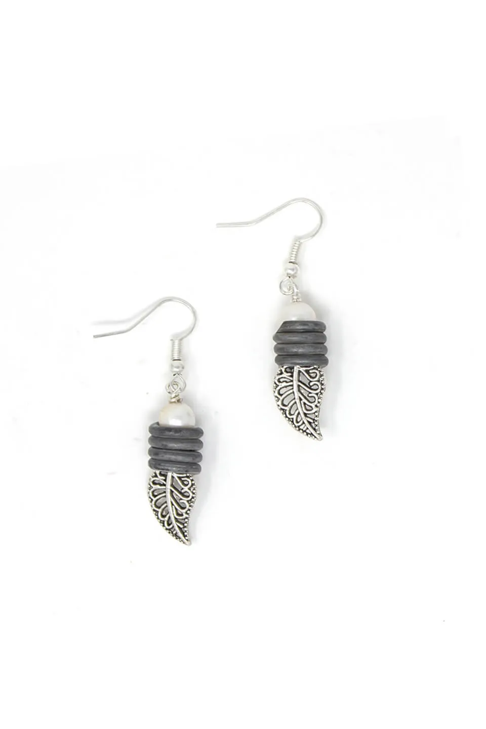Snare leaf earrings