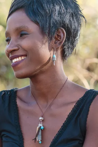 Snare leaf earrings