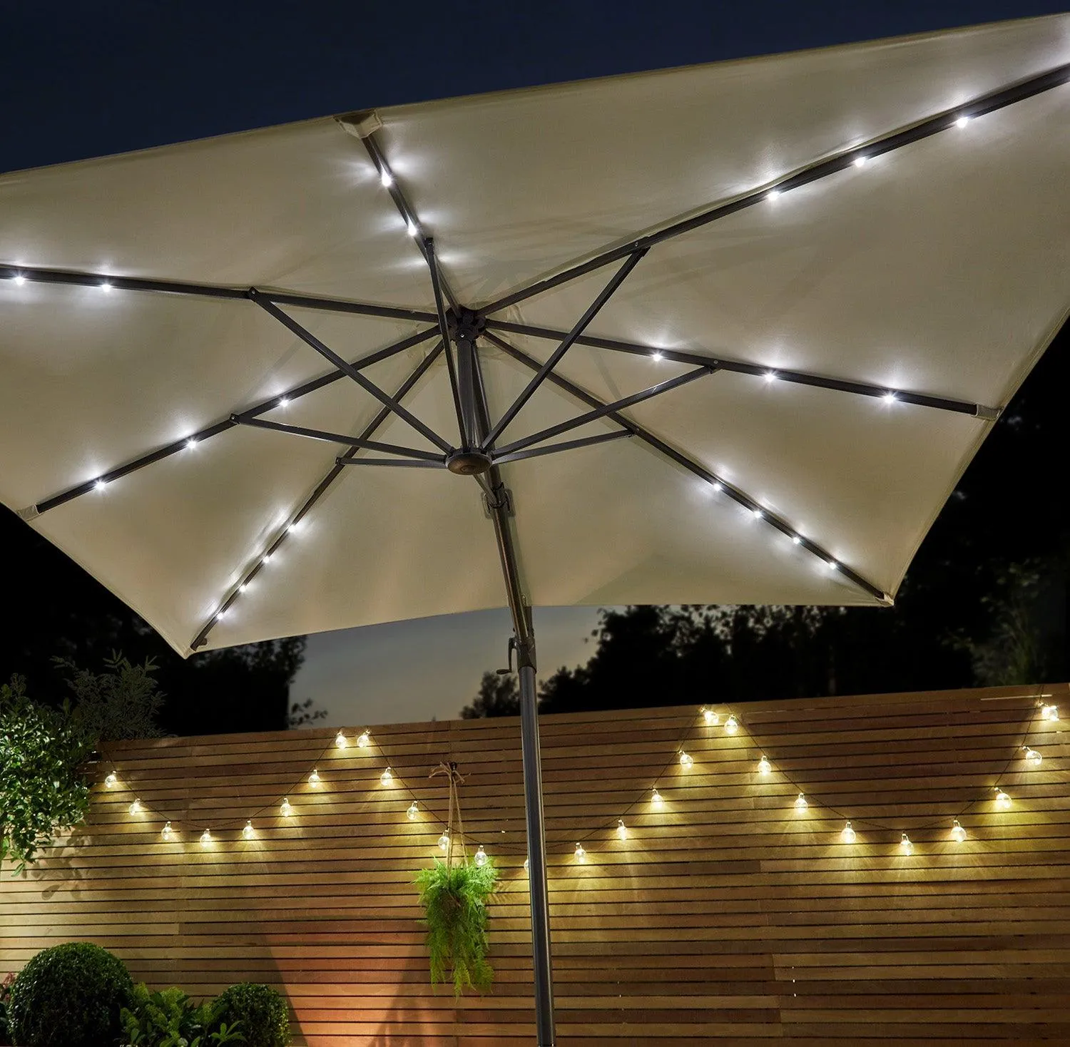 Wick Rattan Garden Sofa Set with Cream LED Premium Parasol – Light Grey